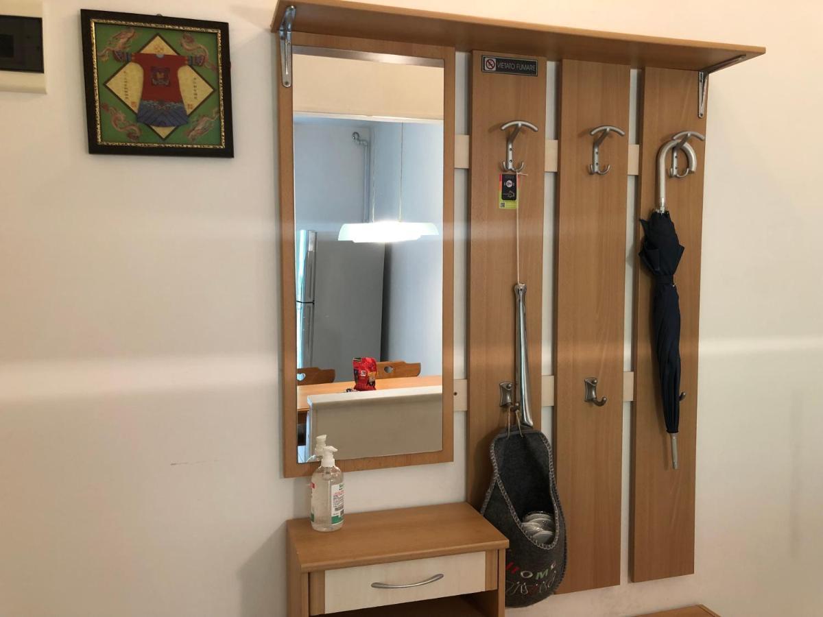 Guesthouse Gigli 2 - Free Tourist Card & Car Parking - No Trucks Bolzano Exteriör bild
